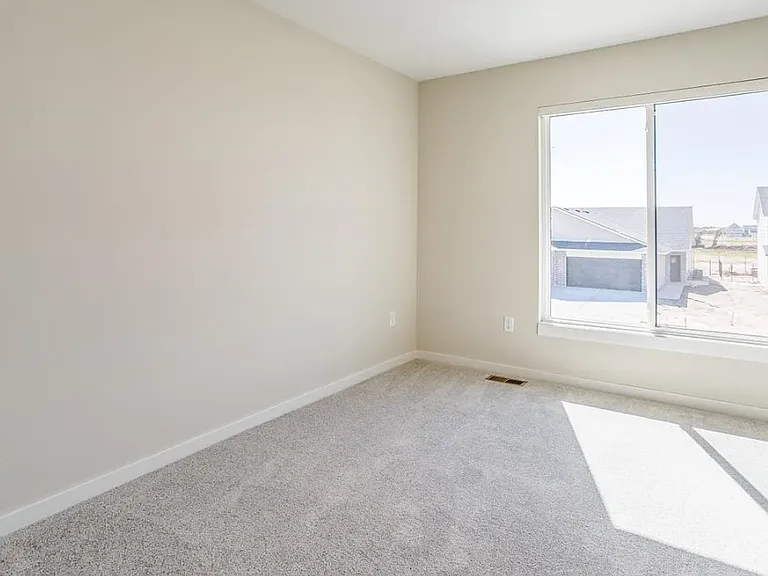 190 W Mendocino — Photo 3