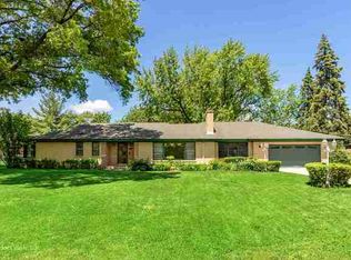 1002 W Gregory St, Mount Prospect, IL 60056