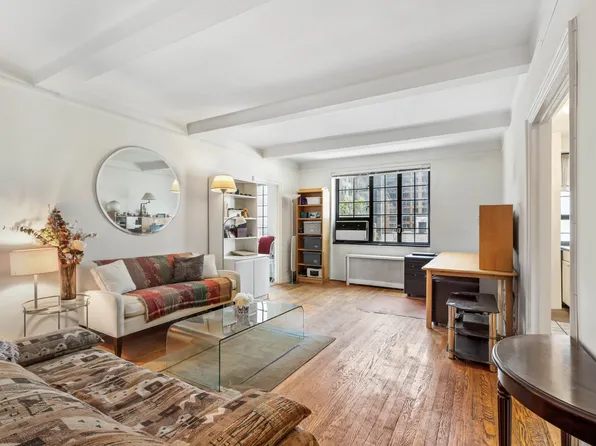 211 East 35th Street image 1 of 10