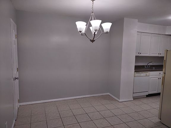 4th image of 620 W Providence Rd #B