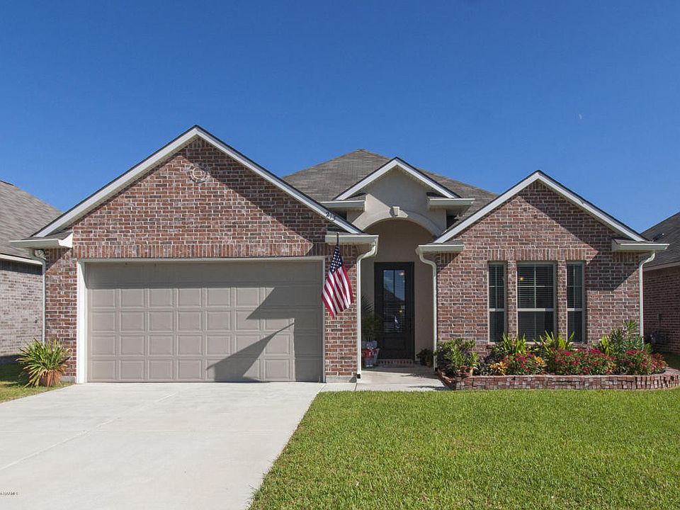1st image of 213 Golden Lake Dr