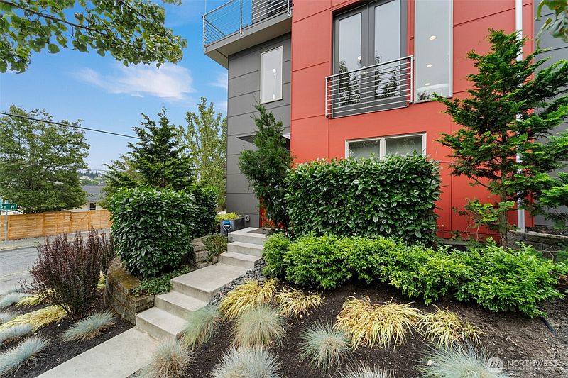2nd image of 2201 W Ruffner Street