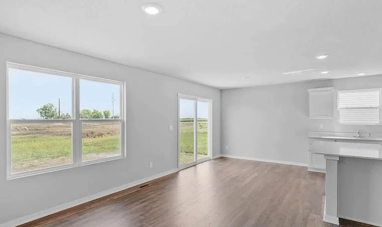 Spacious Newer Construction 4-Bedroom Home in Northwest Omaha! — Photo 4