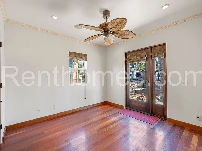 2940 Columbia St — Photo 33
