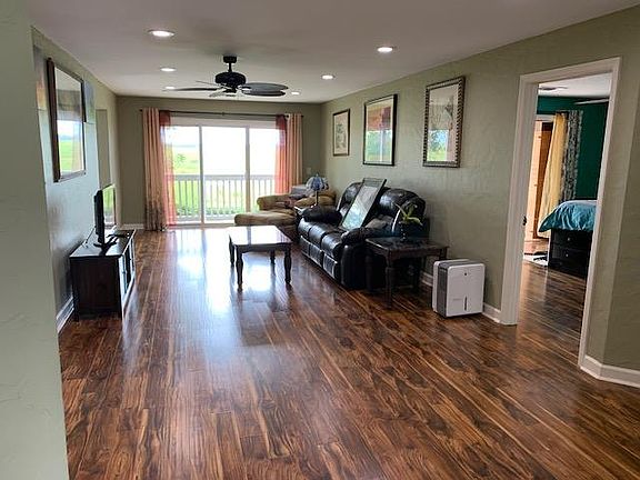 4th image of 310 Moss Oaks Cir