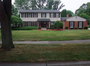 4261 Cherrywood Ln, Troy, MI