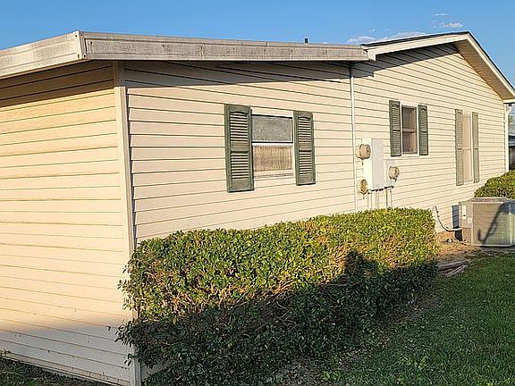 3rd image of 90 Diamond Oak Way