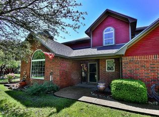 243 Bluffview Cir, China Spring, TX 76633