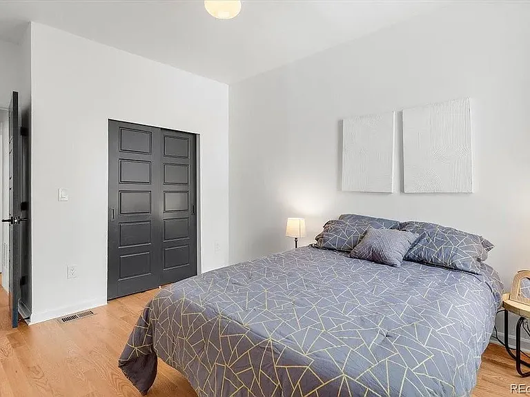 2647 N High St — Photo 11