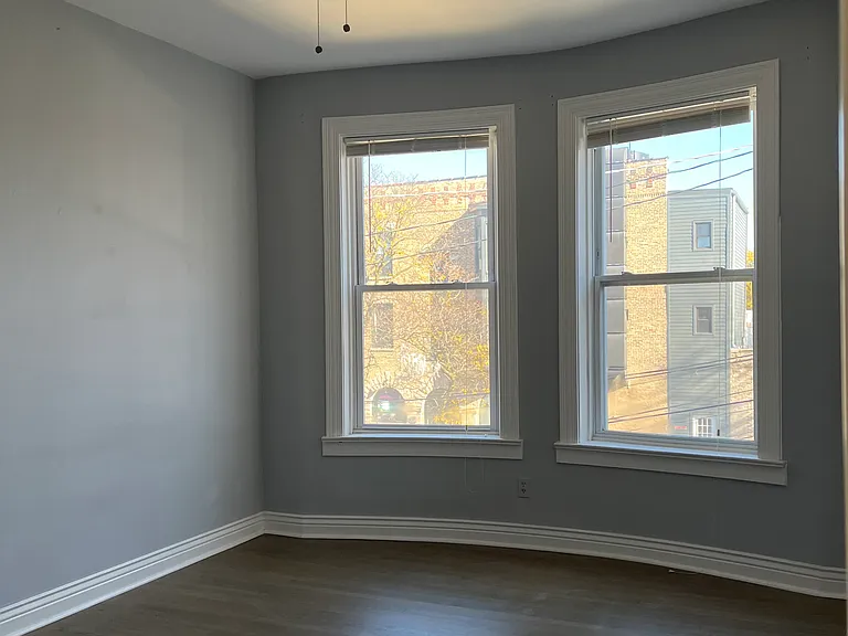 3105 W Diversey Ave #2R — Photo 7