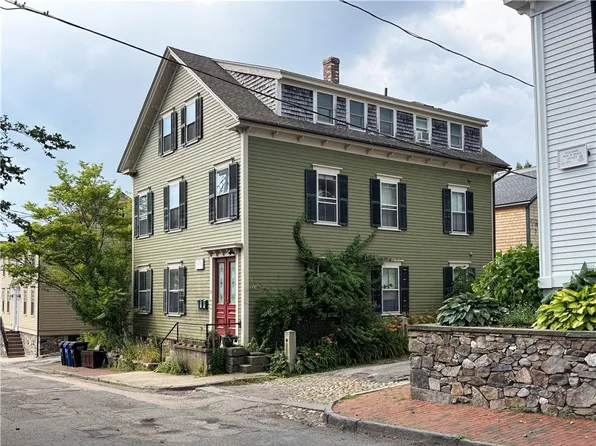 18 3&4 Barney Saint Barney Ct, Newport, RI 02840