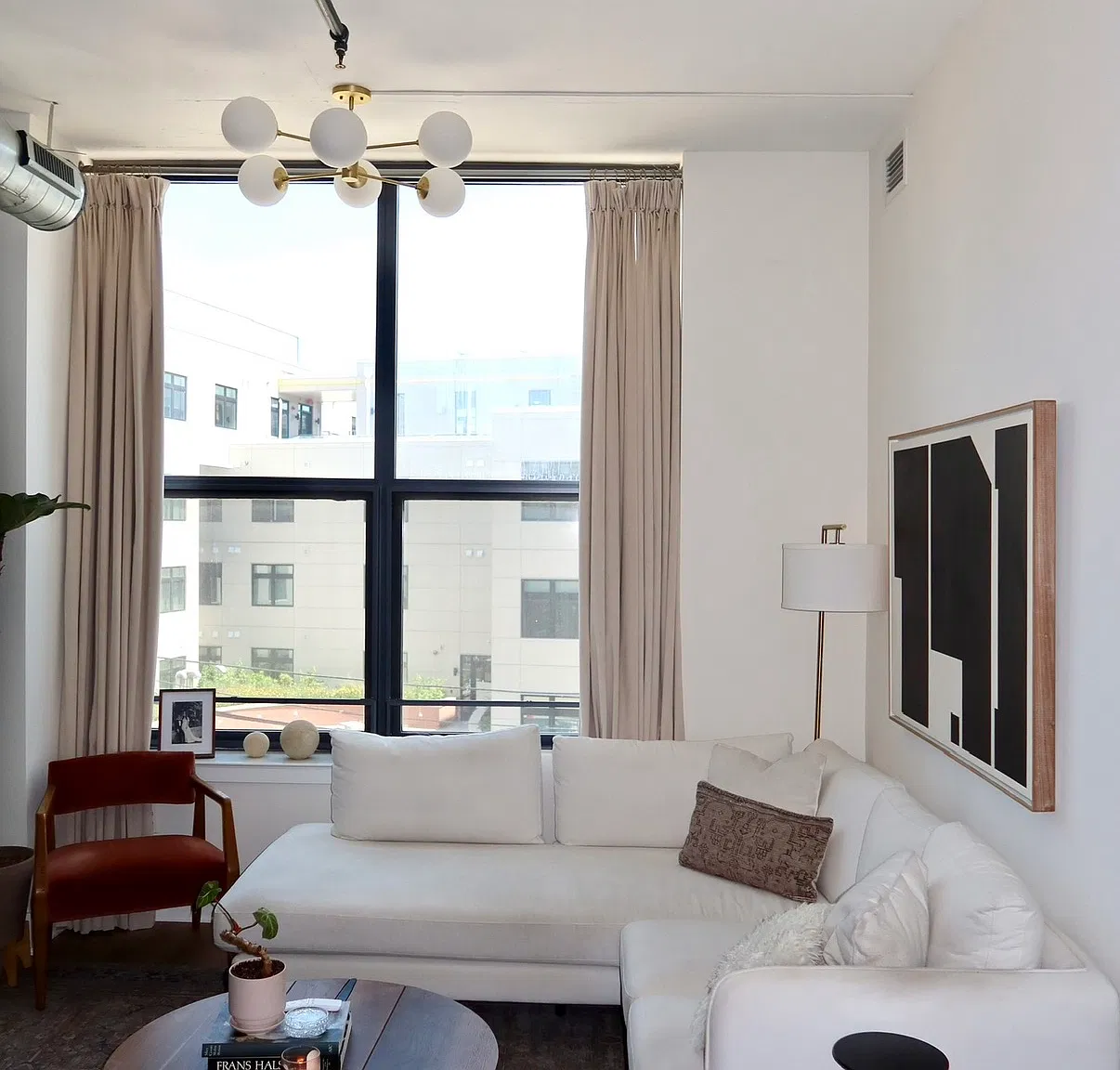 2 bed, 714 sqft, $3,600 — Photo 4