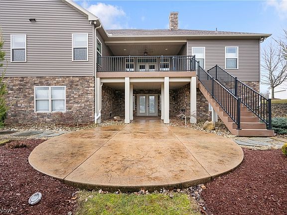 3rd image of 436 Heatherby Ln NE