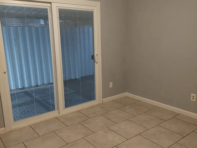 961 N White St — Photo 5