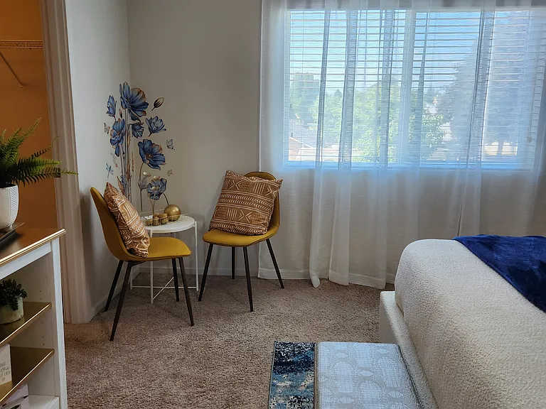 13012 NE 58th St — Photo 3