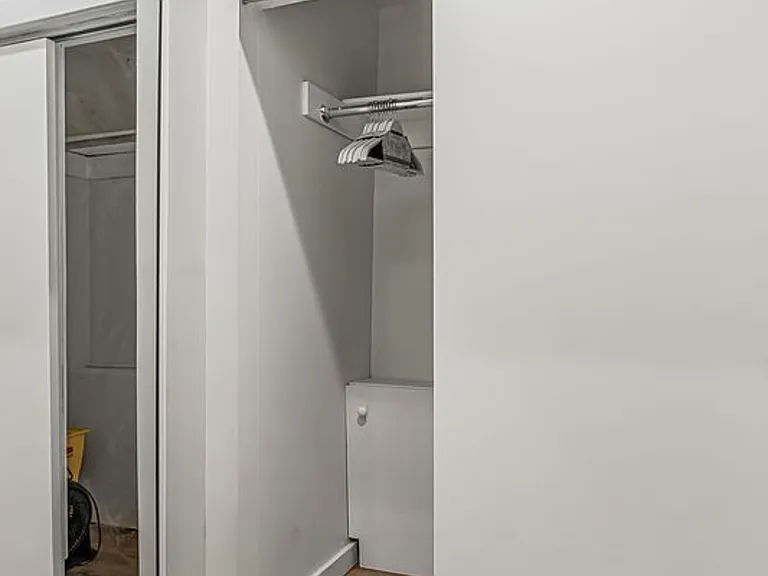 405 W 46th St #2R — Photo 11