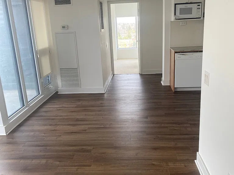 72 Esther Shiner Blvd #1007 — Photo 4