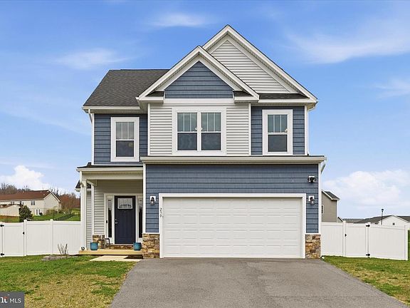 3rd image of 259 Twickenham Dr