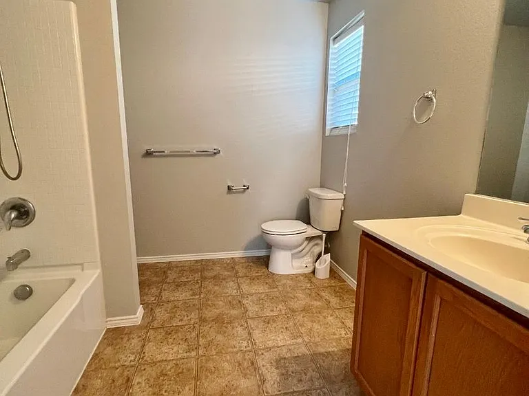 5825 Mountain Bluff Dr — Photo 5
