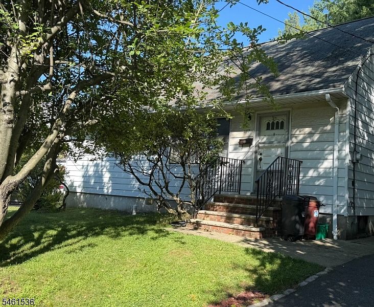 1st image of 257 Grove Ave