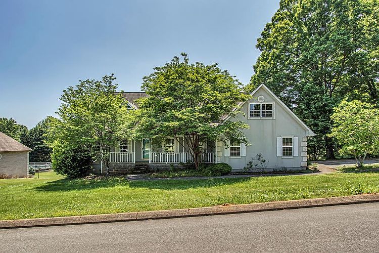 1st image of 211 Meadow Ln