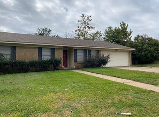3340 Robin Rd, Paris, TX 75460