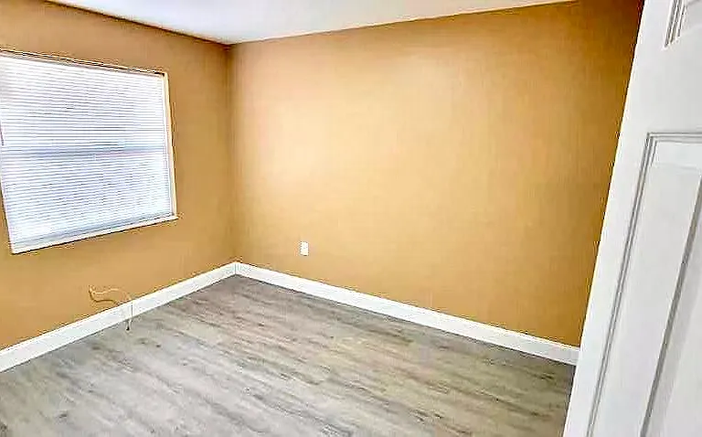 2408 Linhart Ave — Photo 11
