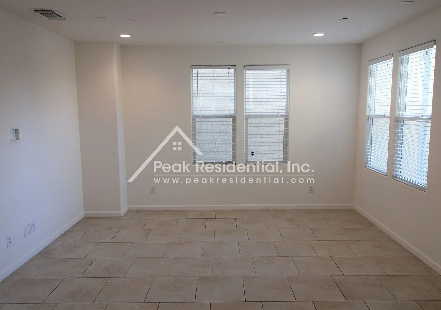 Very Nice 3bd/2.5ba North Natomas Home with 2 Car Garage — Photo 3