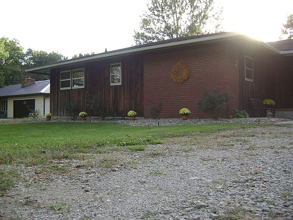 3rd image of 2100 Stoner Dr E