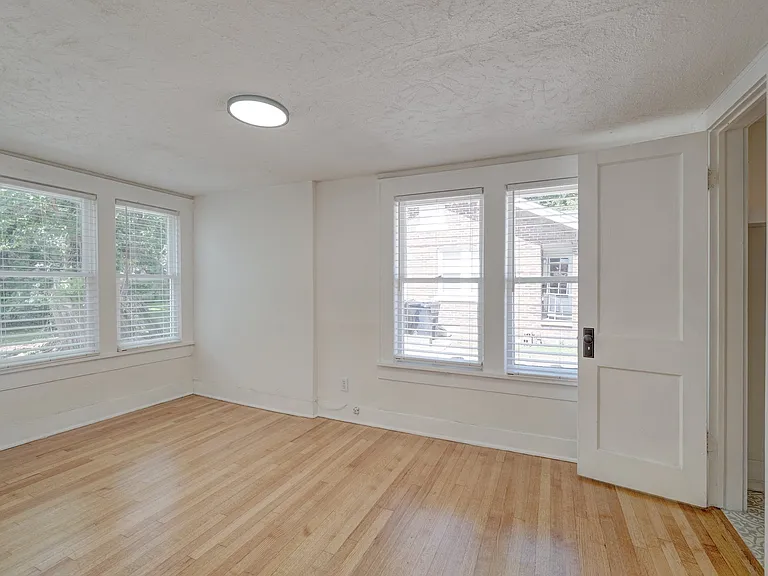 2923 N Walker Ave #2 — Photo 14