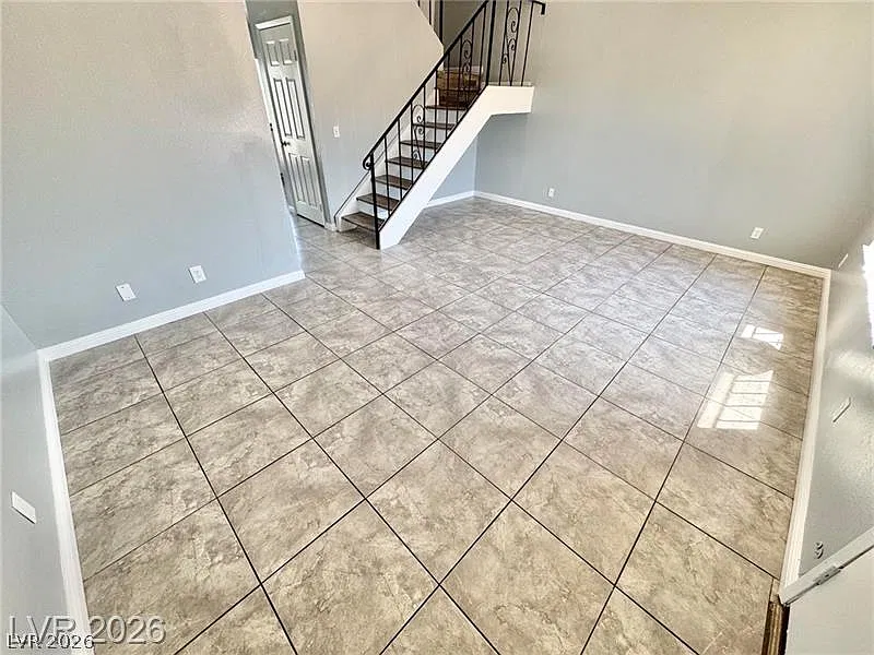 3 bed, 2.5 bath, 1159 sqft, $1,375 — Photo 2