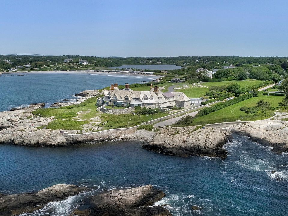 61 Ledge Rd APT H, Newport, RI 02840 | Zillow