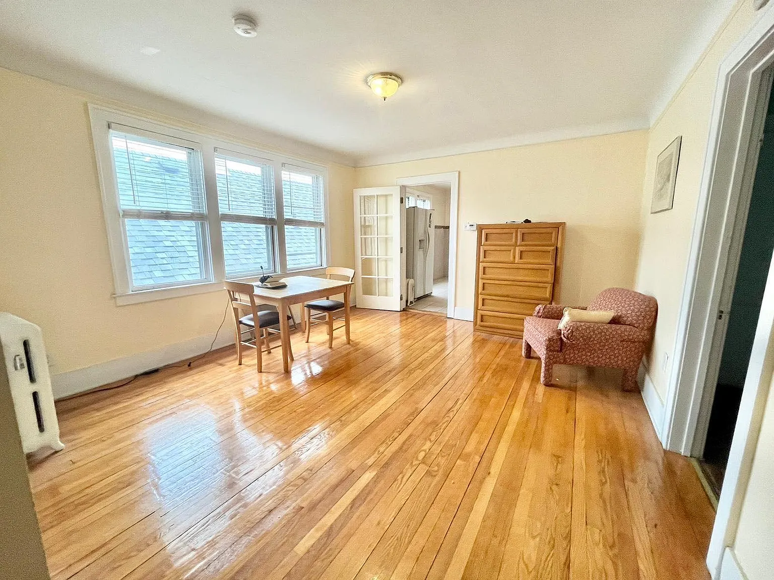 3 bed, 1000 sqft, $1,350 — Photo 4