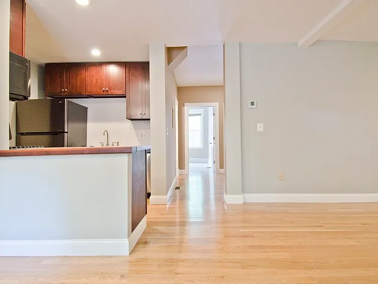 94 Florida St #1 — Photo 16