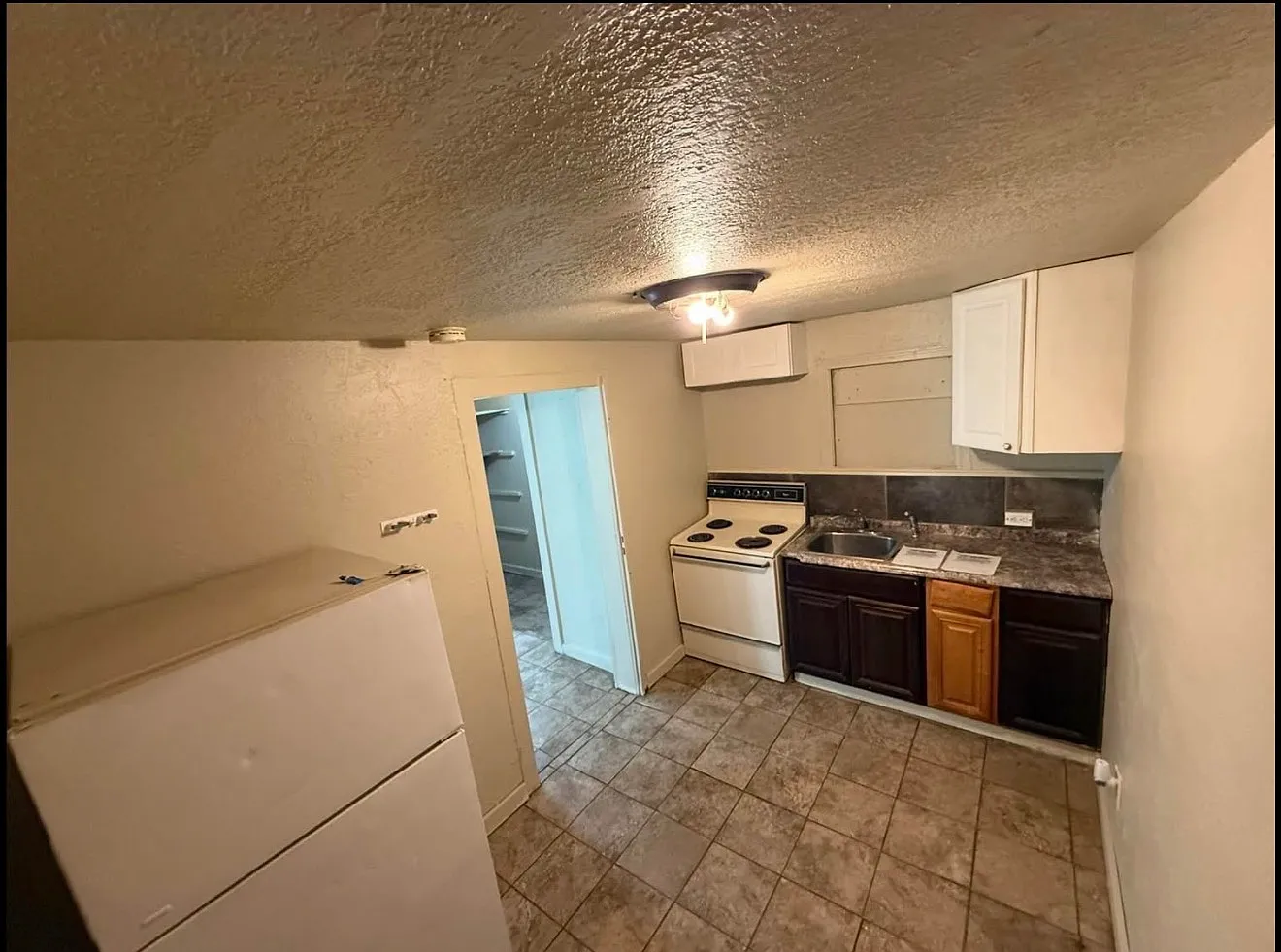 Studio, 300 sqft, $600 — Photo 2