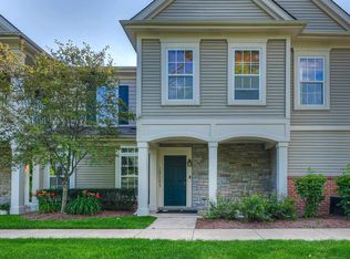 19201 Addington Dr #201, Walled Lake, MI 48390