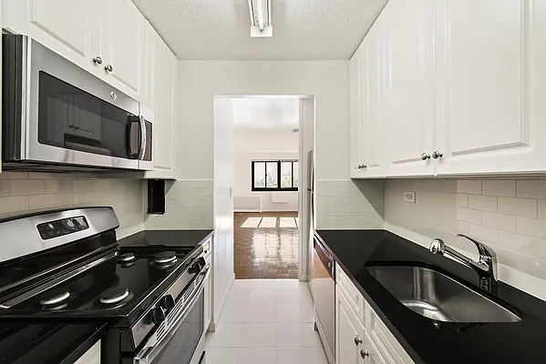 Rented by Ann Ferguson, LLC | media 10