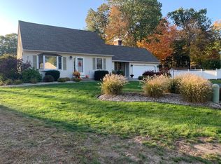 10 Bunker Cres, East Longmeadow, MA 01028