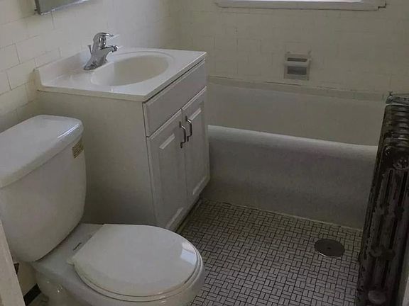 5th image of 2650 W North Shore Ave #1C