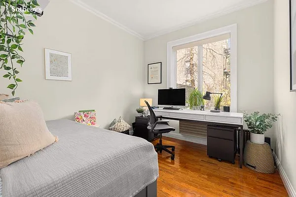 Rented by Sotheby's International Realty | media 22