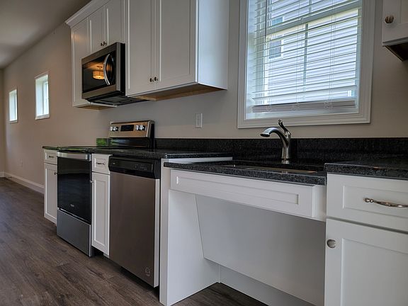 5th image of 226 Millard Dr