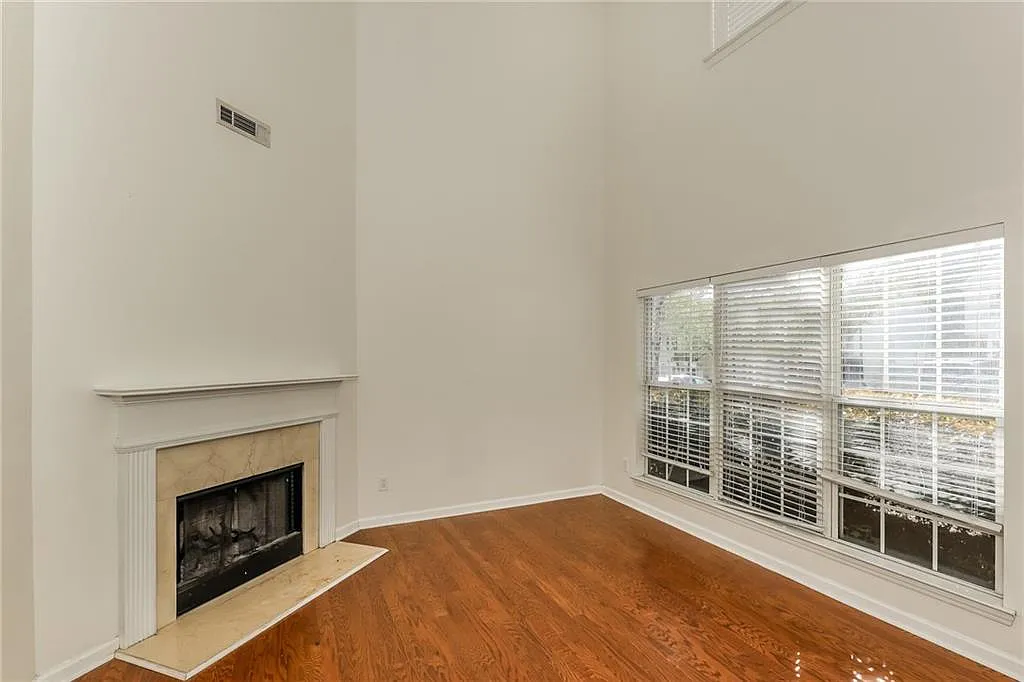 Building Photo - 6076 Camden Forrest Dr
