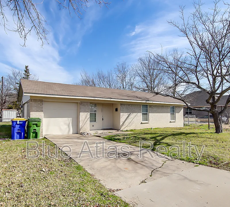702 Catherine Ln