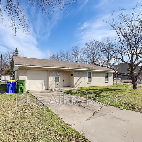 702 Catherine Ln Photo 1