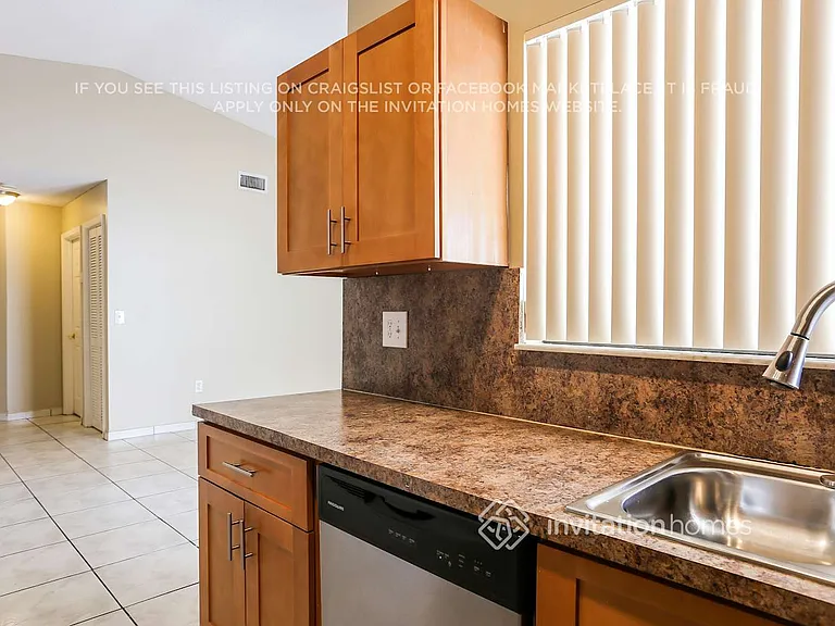 4705 SW 143rd Ave — Photo 8