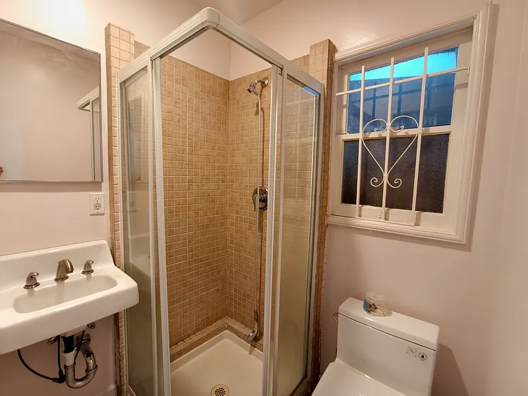 2056 Bancroft Ave — Photo 14