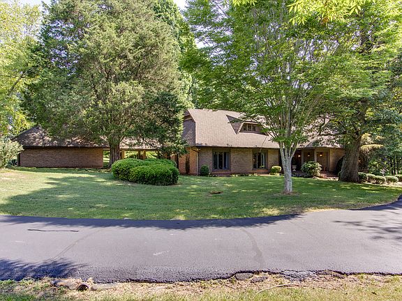 5th image of 1170 E Gaines St
