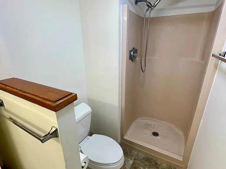 531 Hahaione St #2D — Photo 11