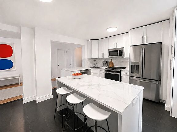3rd image of 98 Riverside Dr #14CC