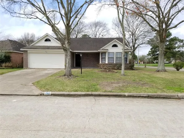 702 Laurel Grove Ln, Pearland, TX 77584